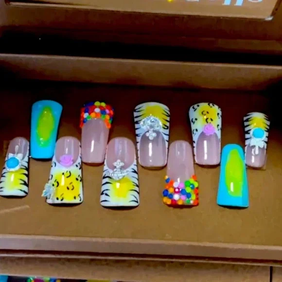 Handmade Ducktail press on nails. New in the box 10 piece - Picture 6 of 16